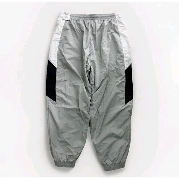 Size M - Nike Club Oversized Woven Track Pants Grey HQ6114-077 (Brand New)